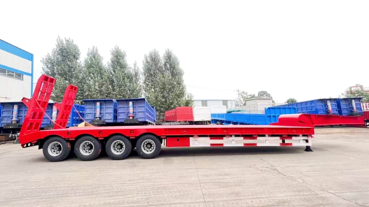 A low loader trailer