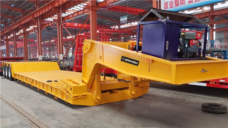 How Much 50T Lowboy Detachable Gooseneck for Sale