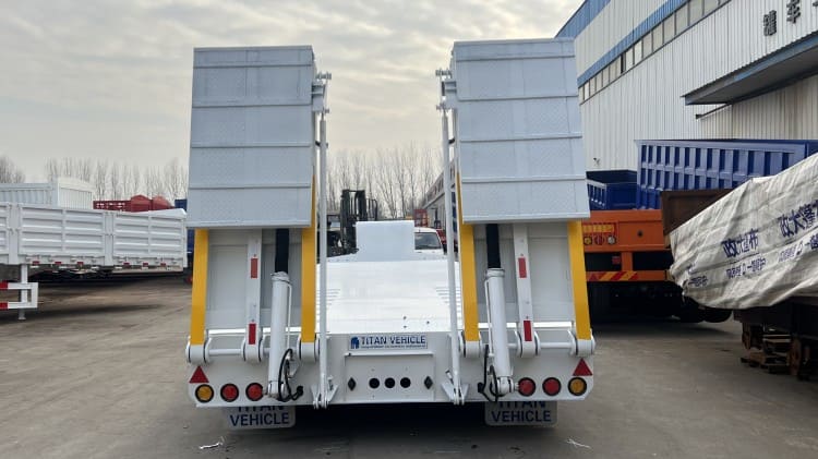 3 Axle Container Low Bed Truck